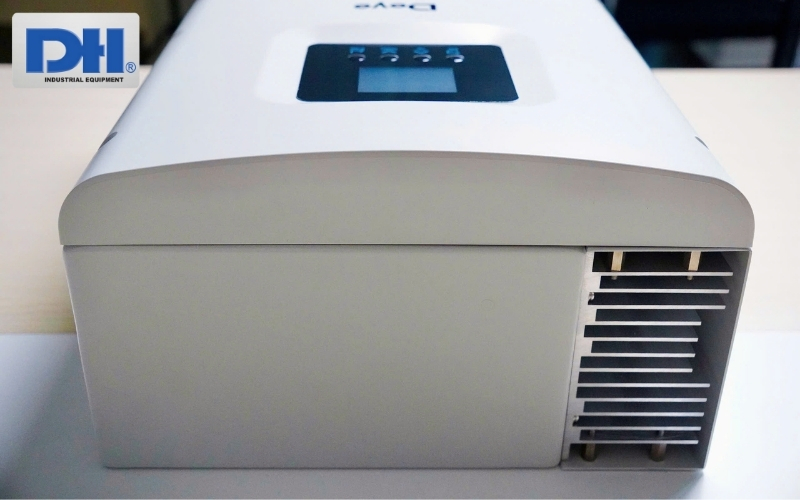 Inverter Off-Grid Deye 6kW SUN-6K-OG01LP1-EU-AM2,