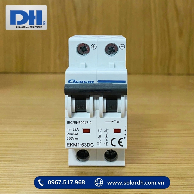 Thiết bị đóng cắt mạch điện Chanan MCB DC 2P 32A EKM1-63DC 