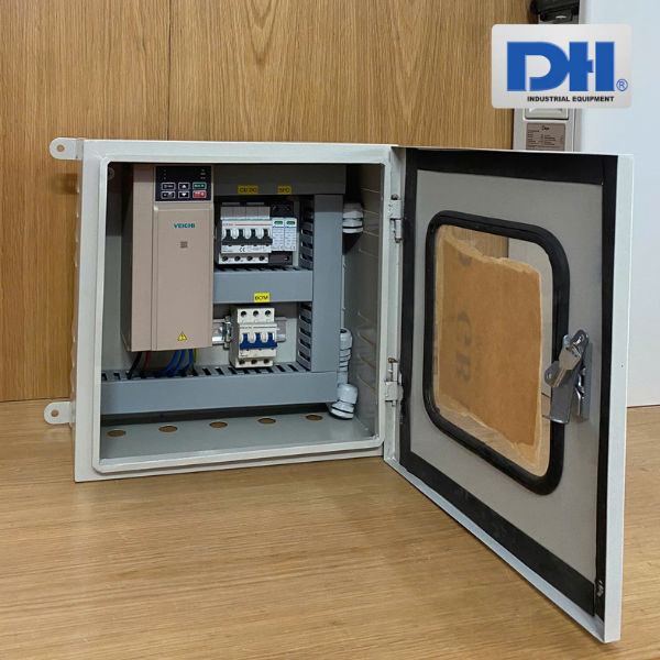 Tủ điện biến tần bơm 5.5kW 3 pha Veichi
