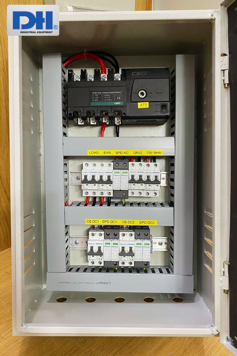 Các thiết bị của tủ điện Hybrid 6-8kW