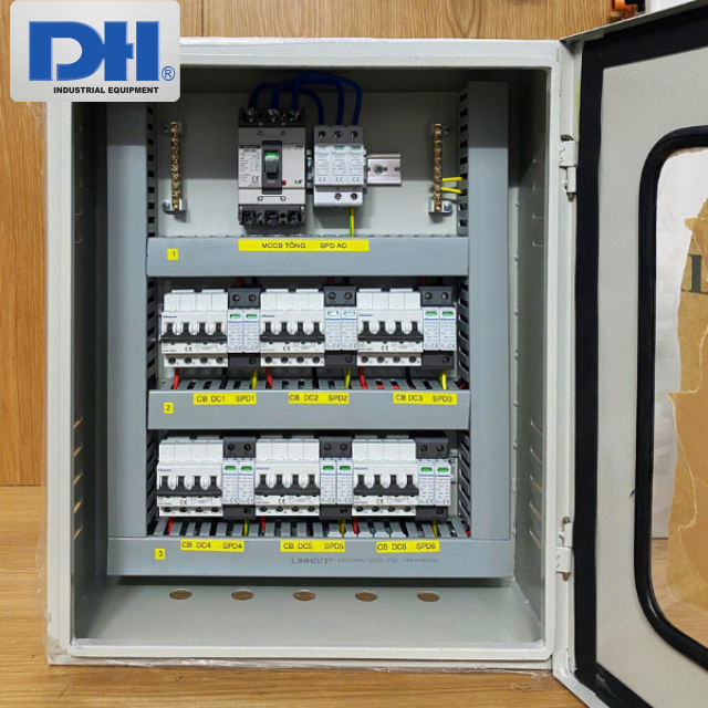 Tủ điện năng lượng mặt trời hòa lưới 30kW-40kW-50kW 3 pha 6 Strings